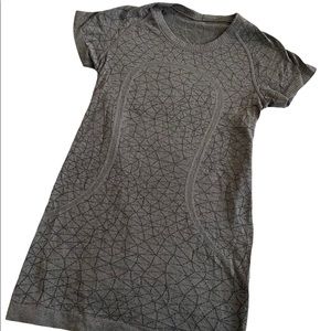 Lululemon workout top